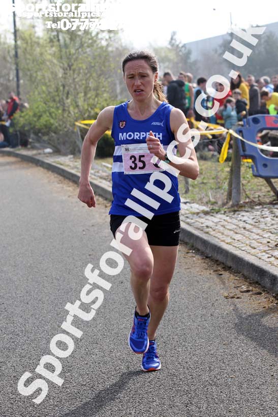 Senior womens 2019 Elswick Harirers Good Friday Road Relay, Newburn, Newcastle. Photo:  David T. Hewitson/Sports for All Pics